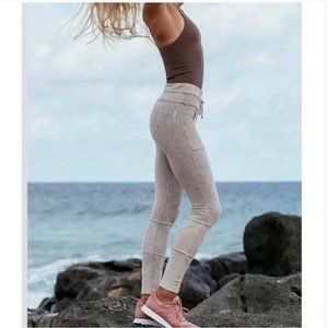 NWT FREE PEOPLE Movement Kyoto Leggings Silver Gray L Joggers